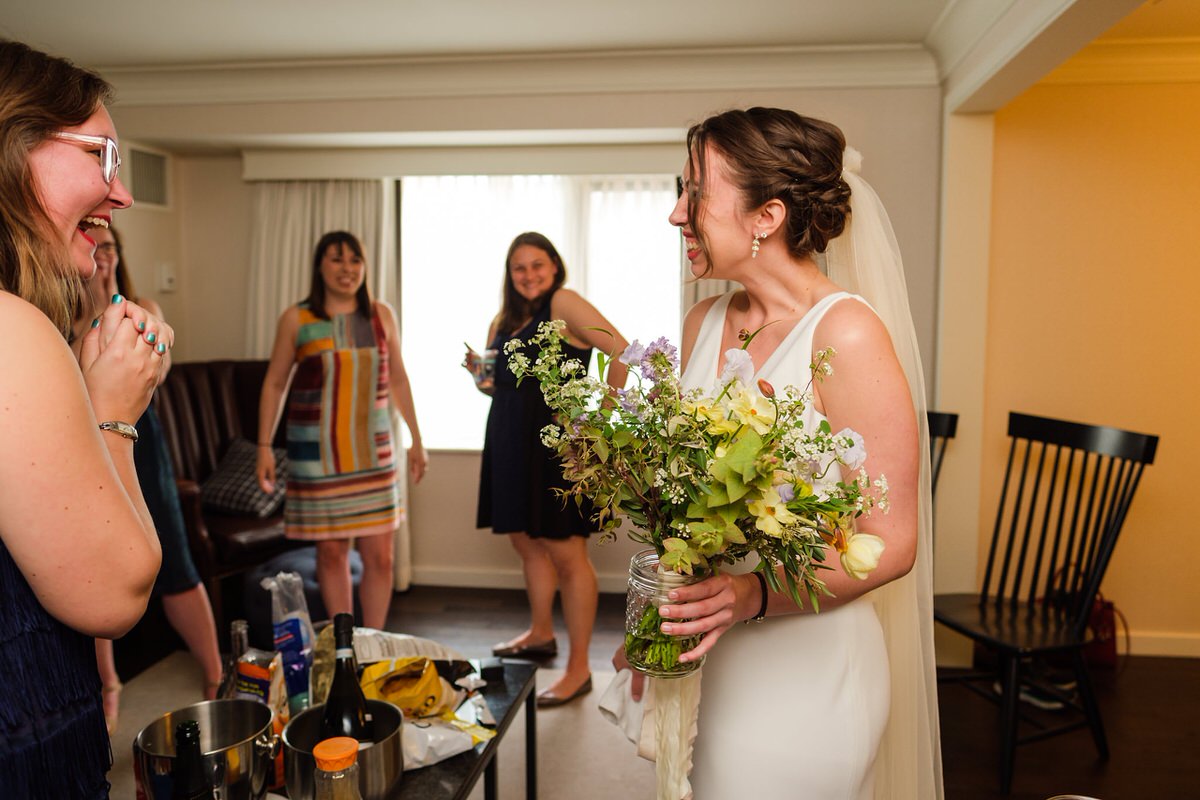 Bride says farewell to her friends before the first look